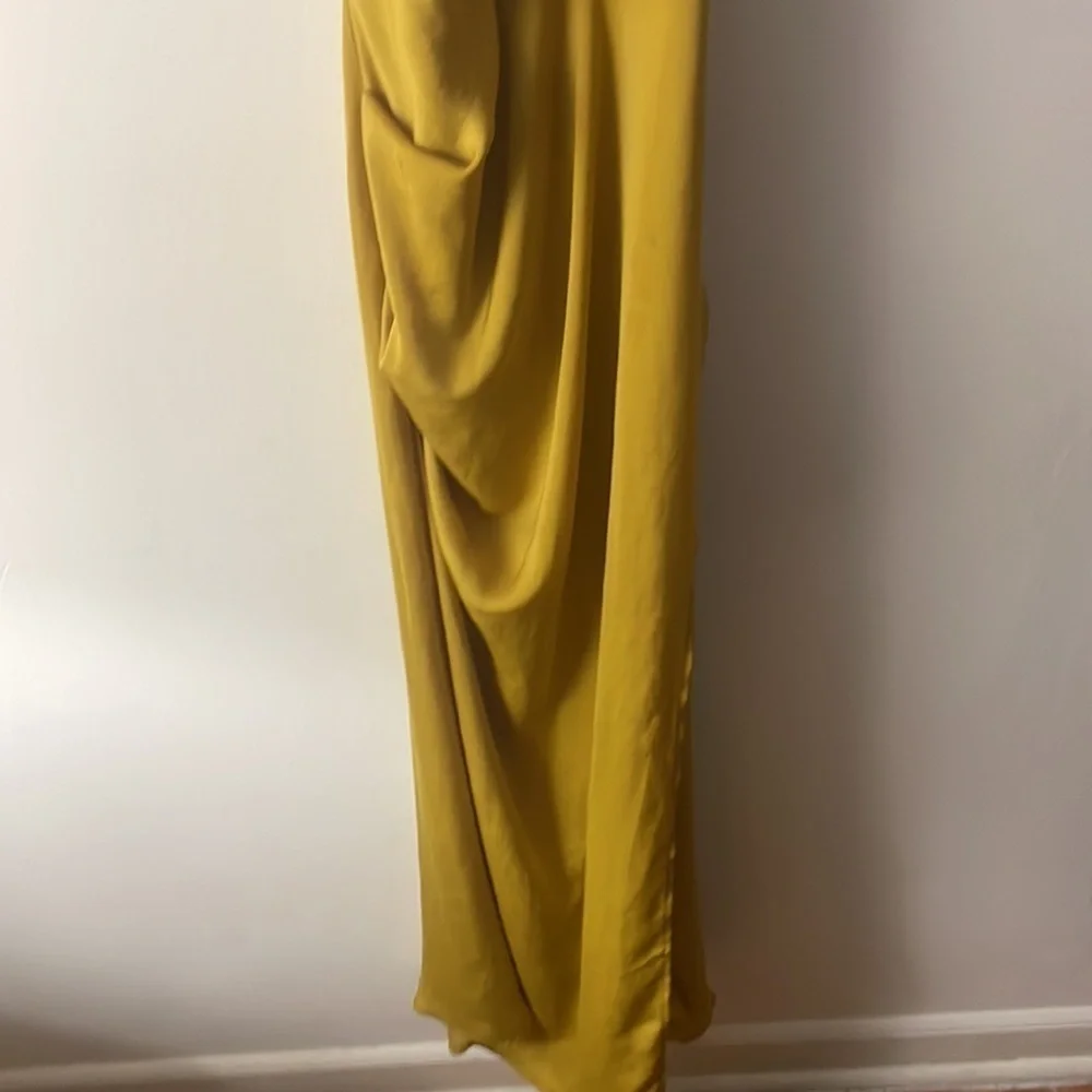 Pretty Little Thing Light Lime Hammered Satin Halterneck Maxi Dress Sz 10 - Picture 5 of 8